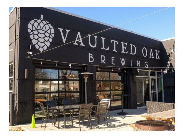 Vaulted Oak Brewing Logo